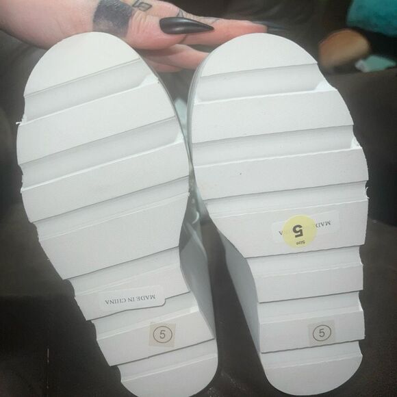 Size 6 White Platform Obsidian Boots Dolls Kill Pockets - Picture 5 of 5